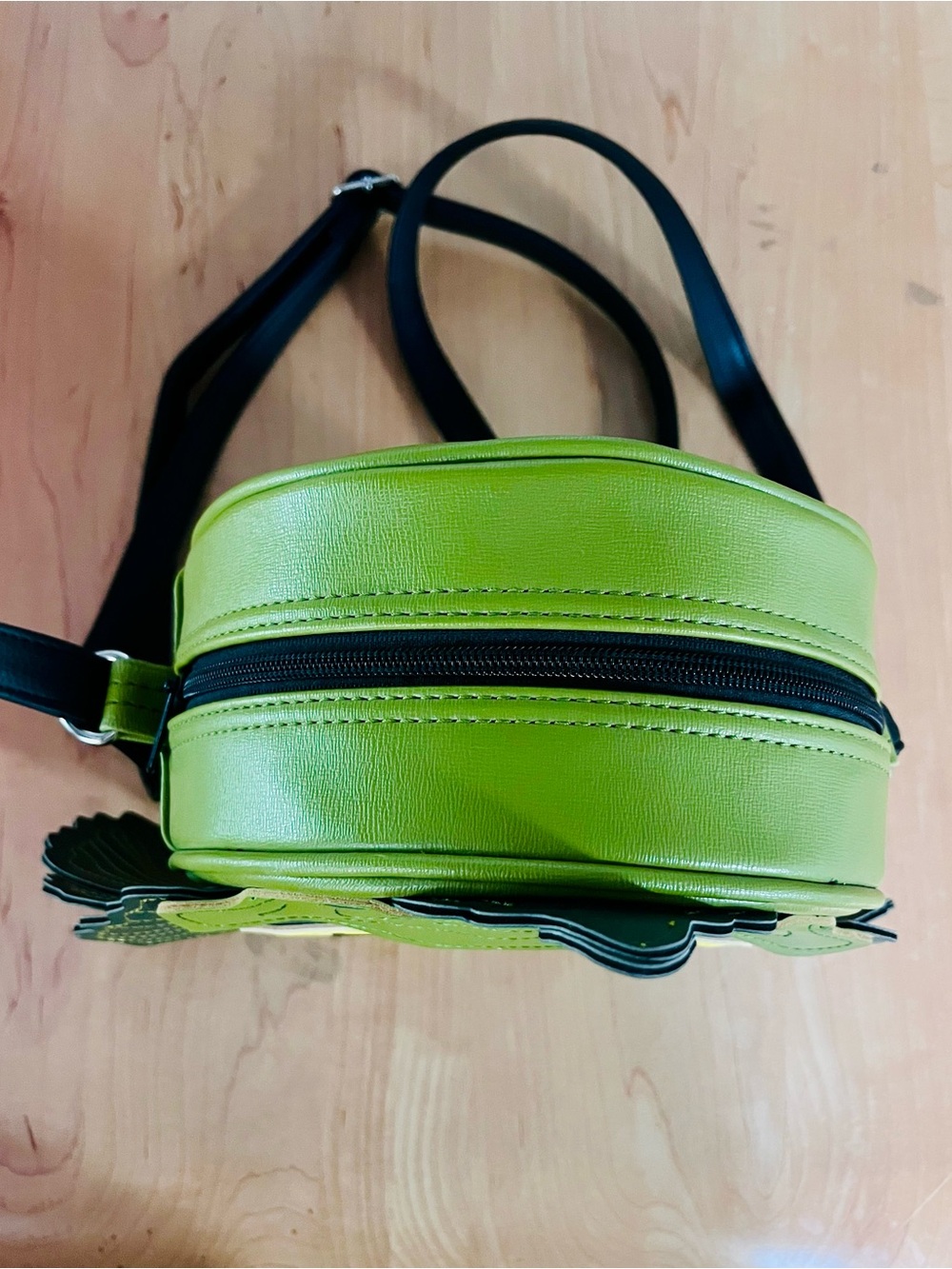 Vixen by Micheline Pitt Green Creature Crossbody Bag x Love, Pain & Stitches NWT - Picture 4 of 7